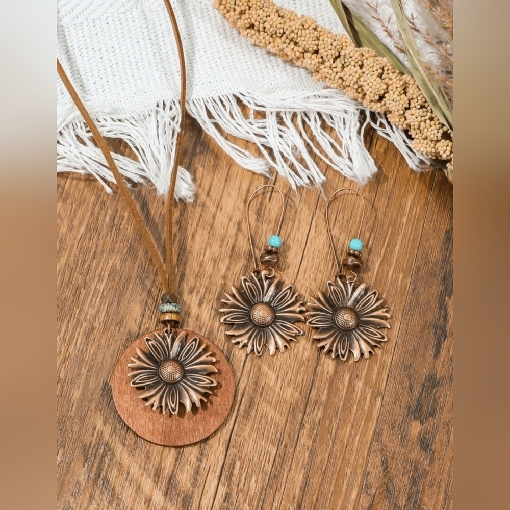 New!  3 Pcs Floral Bronze Necklace and Earring Set NIP!